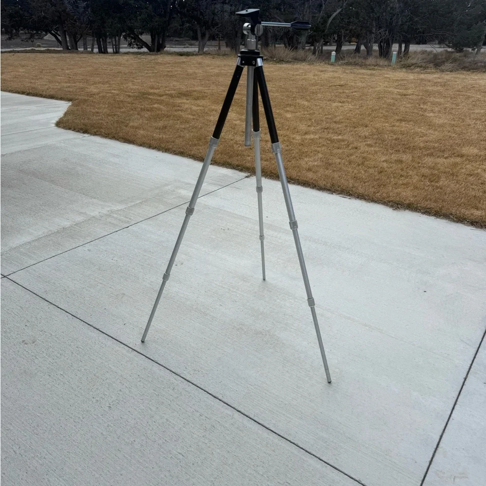 Star D Falcon Deluxe Extendable Tripod
